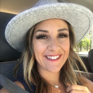 Meet your Posher, Kara